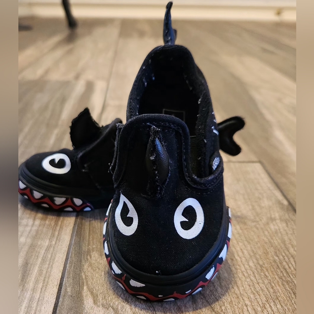 ‼️3 for $15‼️Kids Shark Week VANS